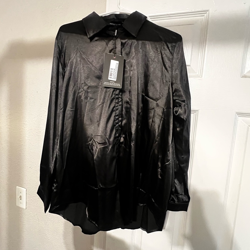 Brand-New PrettyLittleThing Black Satin Button Down Shirt (Women’s Size: Medium)